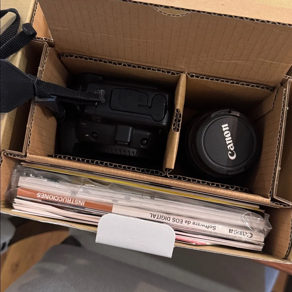 Canon EOS DSLR 20D w/18-55 lens kit Digital Camera